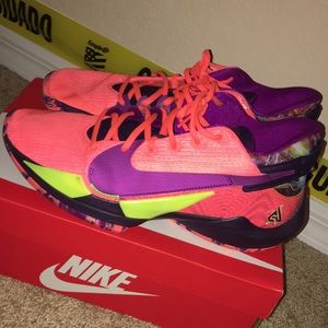 NIKE zoom freak 2 basketball shoes